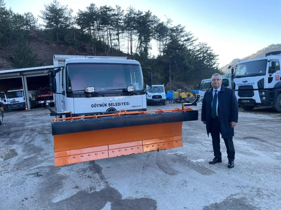 Göynük’te Kışa Karşı Güçlü Hamle! Kar Kürüme ve Tuzlama Aracı Hizmete Girdi