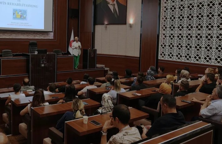 Keçiören Belediyesi Personeline Sağlıklı Yaşam Semineri