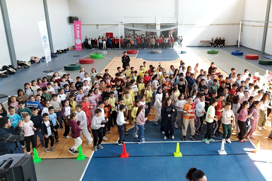 Kayseri Büyükşehir’den Develi’de Öğrencilere Etkinlik