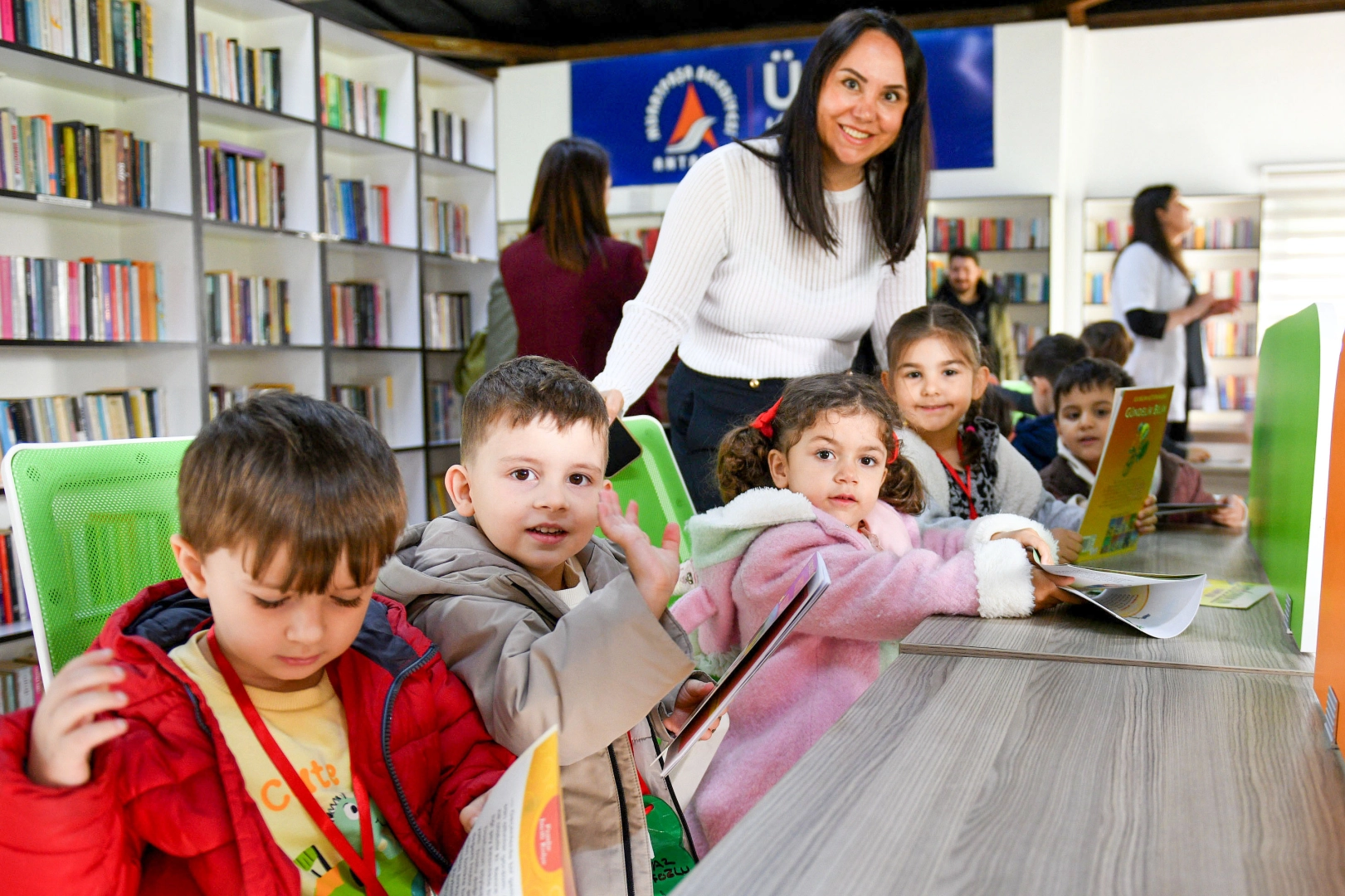 Minikler Kütüphane Haftası’nı Muratpaşa’da Kutladı