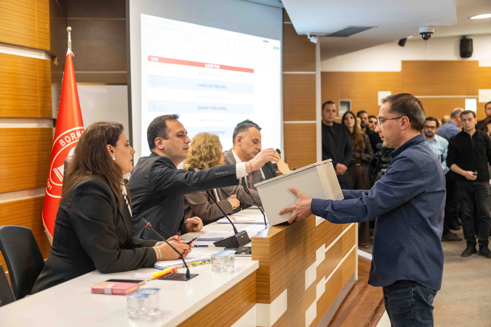 Bornova Belediyesi Meclisi’nde Komisyon Üyeleri Belirlendi